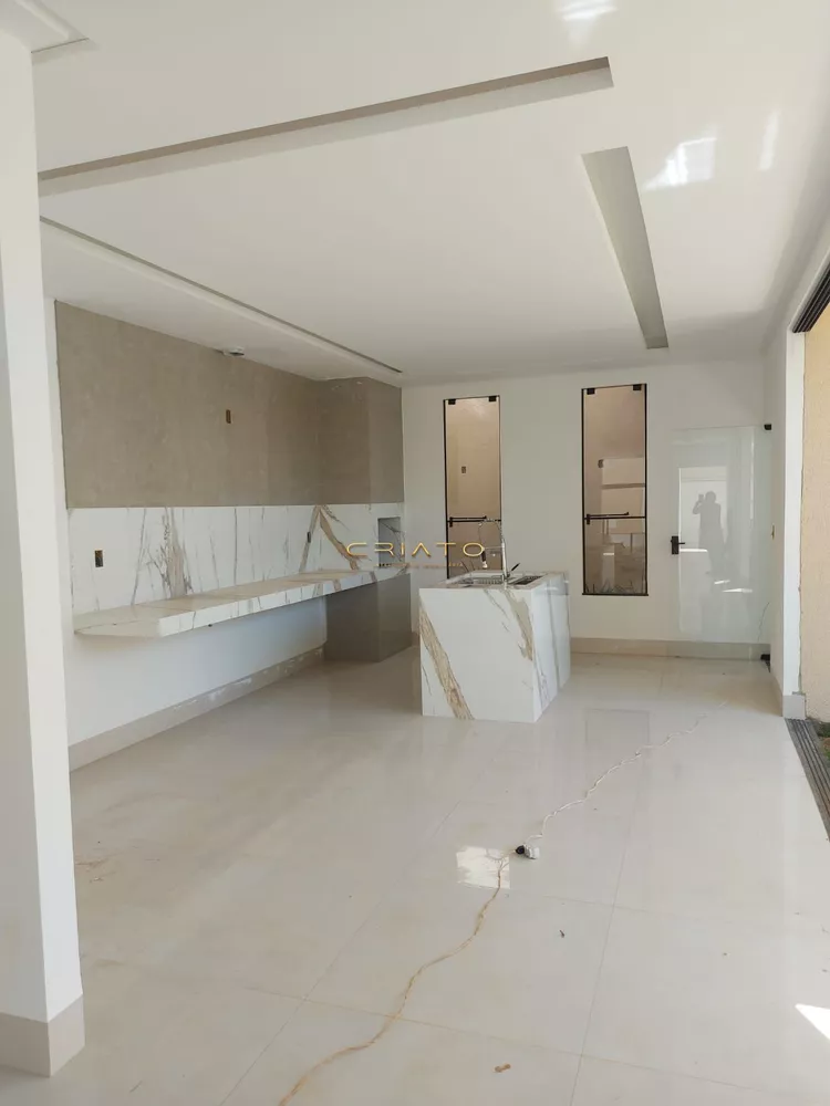 Sobrado à venda com 2 quartos, 200m² - Foto 5