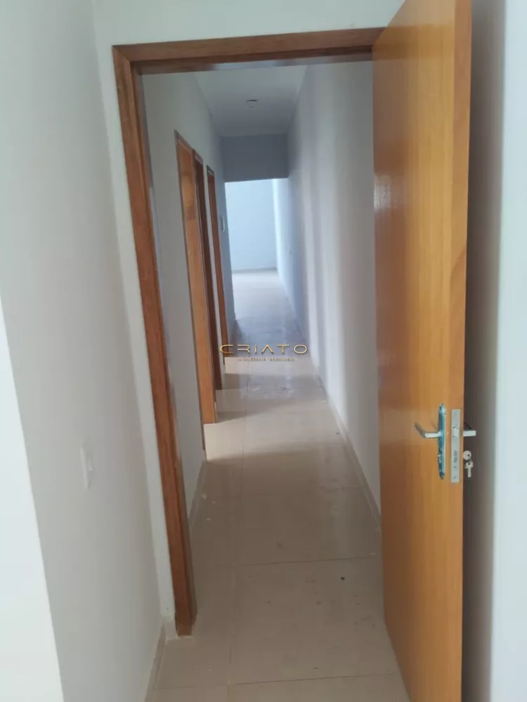 Casa à venda com 3 quartos, 121m² - Foto 2