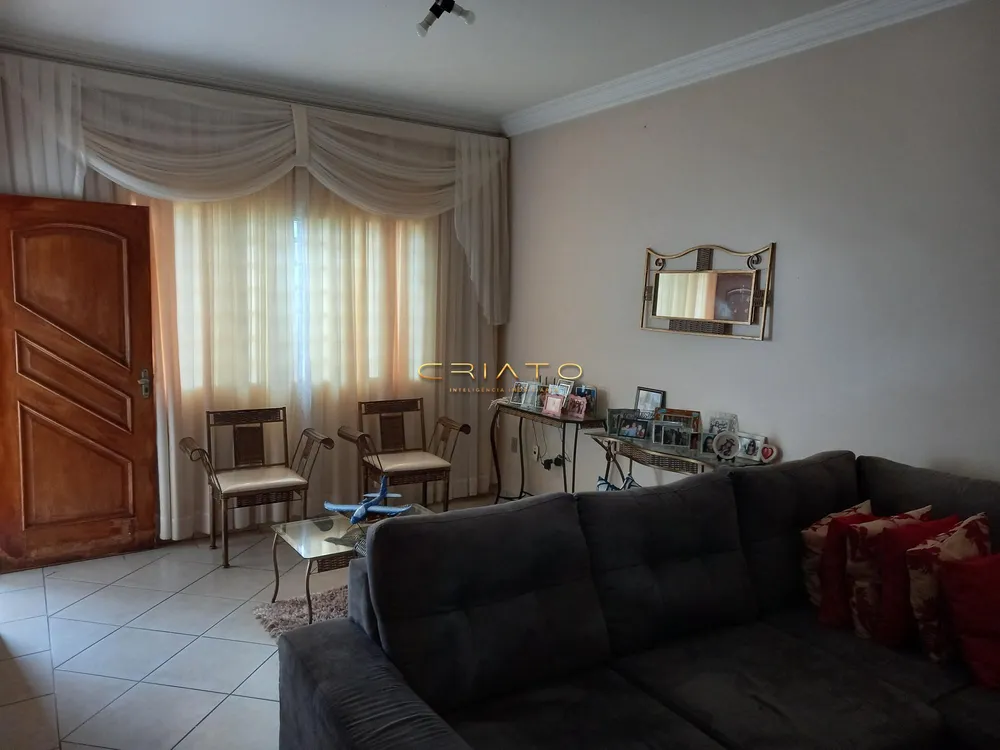 Casa, 4 quartos, 180 m² - Foto 1