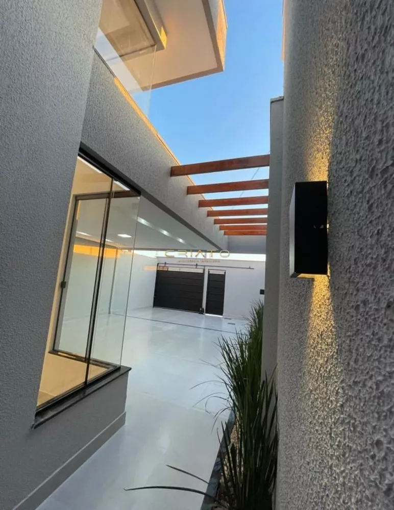 Casa à venda com 3 quartos, 105m² - Foto 2