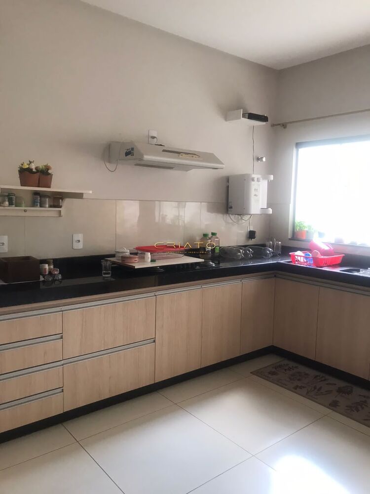 Casa, 3 quartos, 220 m² - Foto 2