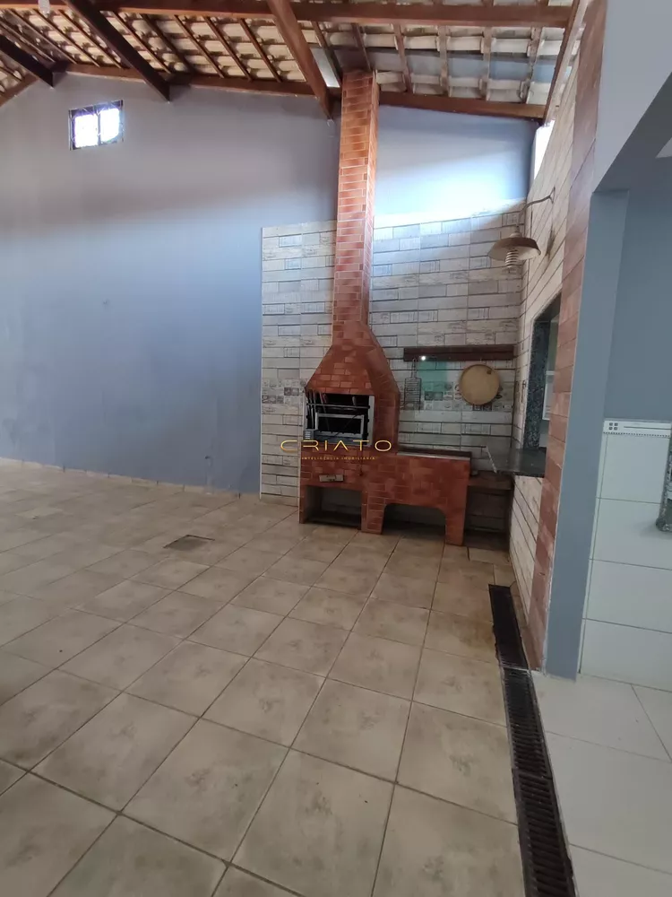 Sobrado à venda com 3 quartos, 280m² - Foto 1