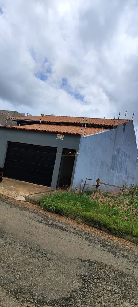 Casa à venda com 2 quartos, 180m² - Foto 3