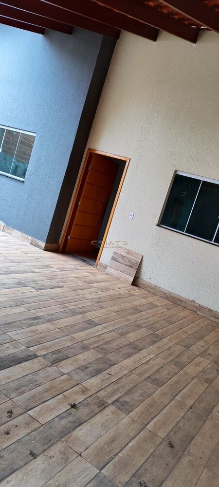 Casa à venda com 2 quartos, 180m² - Foto 2