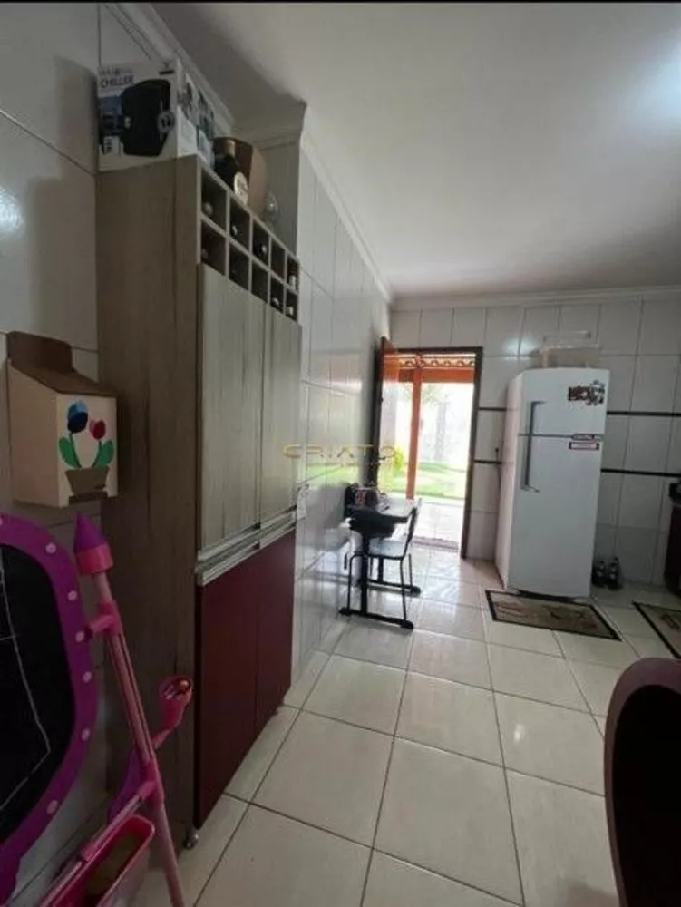 Casa à venda com 3 quartos, 170m² - Foto 3