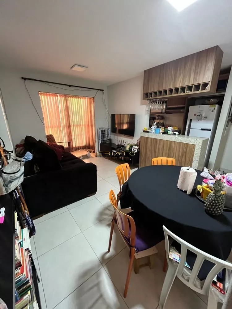 Apartamento à venda com 2 quartos, 64m² - Foto 3