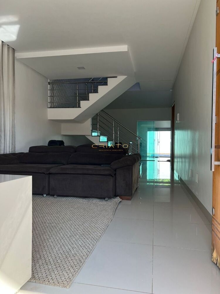 Sobrado à venda com 3 quartos, 240m² - Foto 1