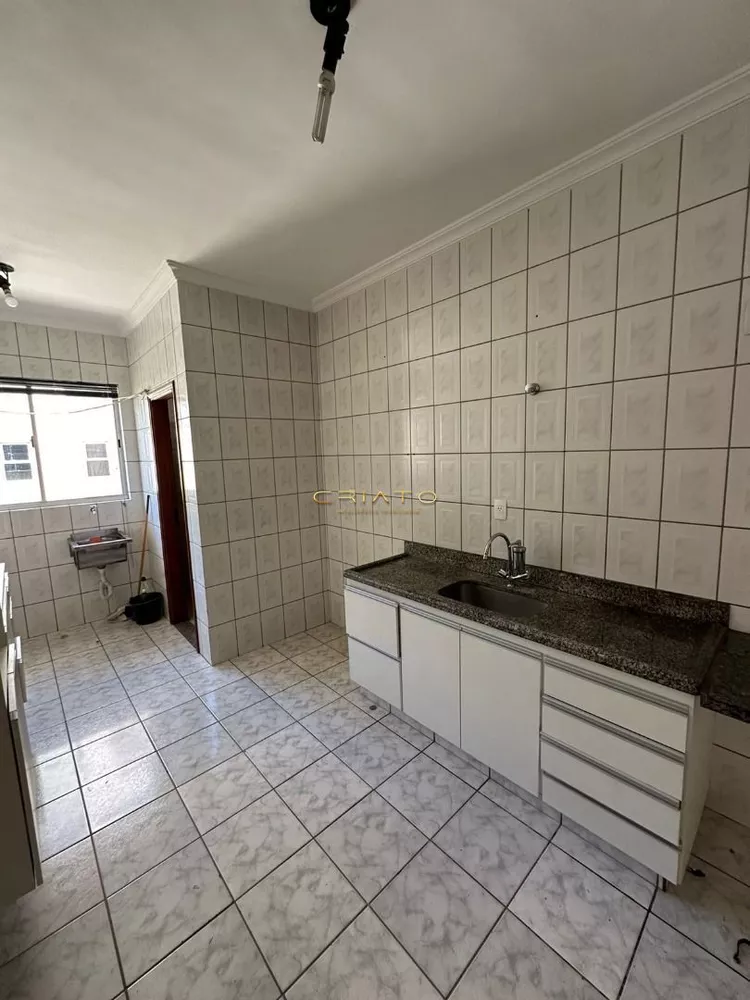 Apartamento à venda com 3 quartos, 77m² - Foto 3