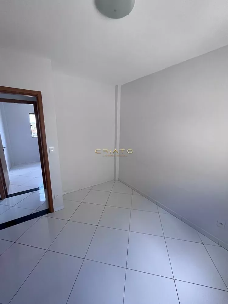 Apartamento à venda com 2 quartos, 82m² - Foto 4