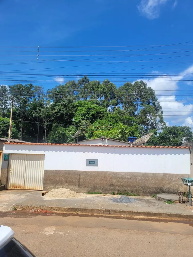 Casa à venda com 3 quartos, 100m² - Foto 1