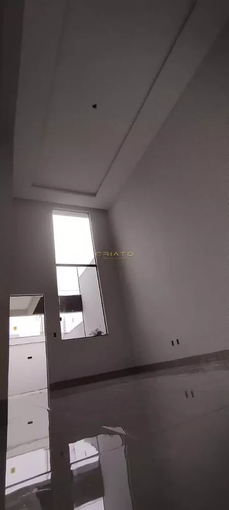 Casa à venda com 3 quartos, 105m² - Foto 2