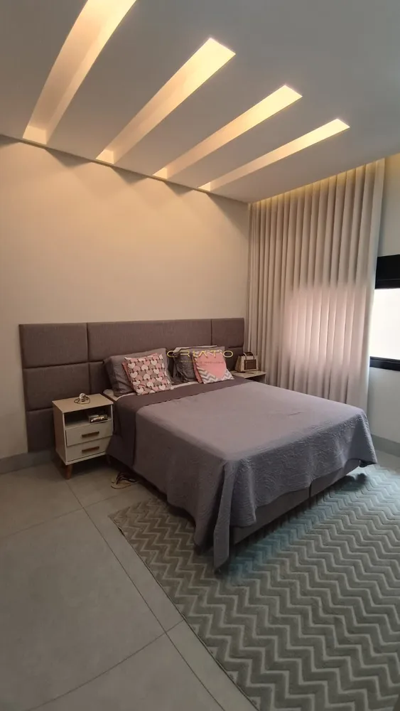 Casa, 3 quartos, 190 m² - Foto 1