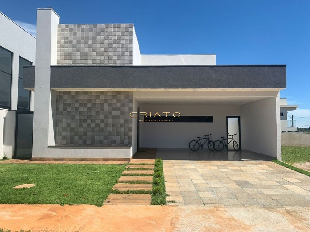 Casa à venda com 4 quartos, 222m² - Foto 1