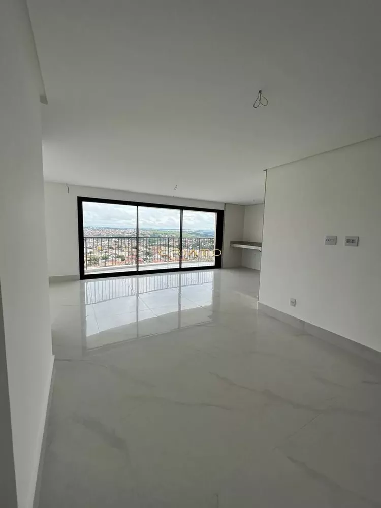 Apartamento à venda com 3 quartos, 149m² - Foto 2