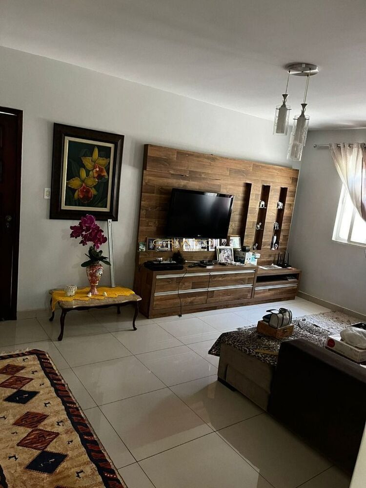 Casa à venda com 4 quartos, 188m² - Foto 3