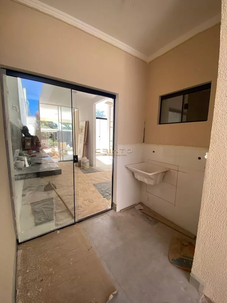 Casa à venda com 3 quartos, 100m² - Foto 2