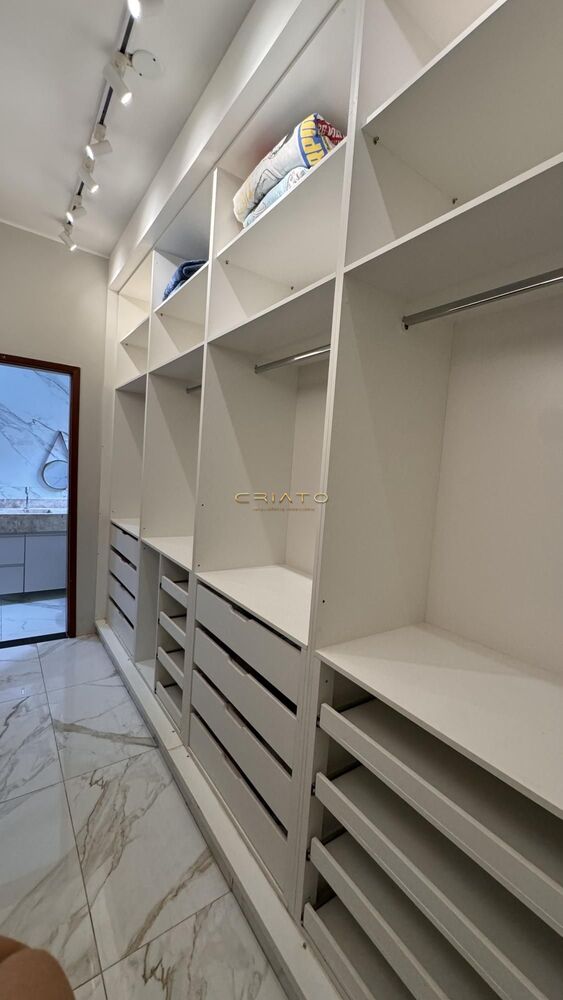 Casa à venda e aluguel com 3 quartos, 200m² - Foto 16
