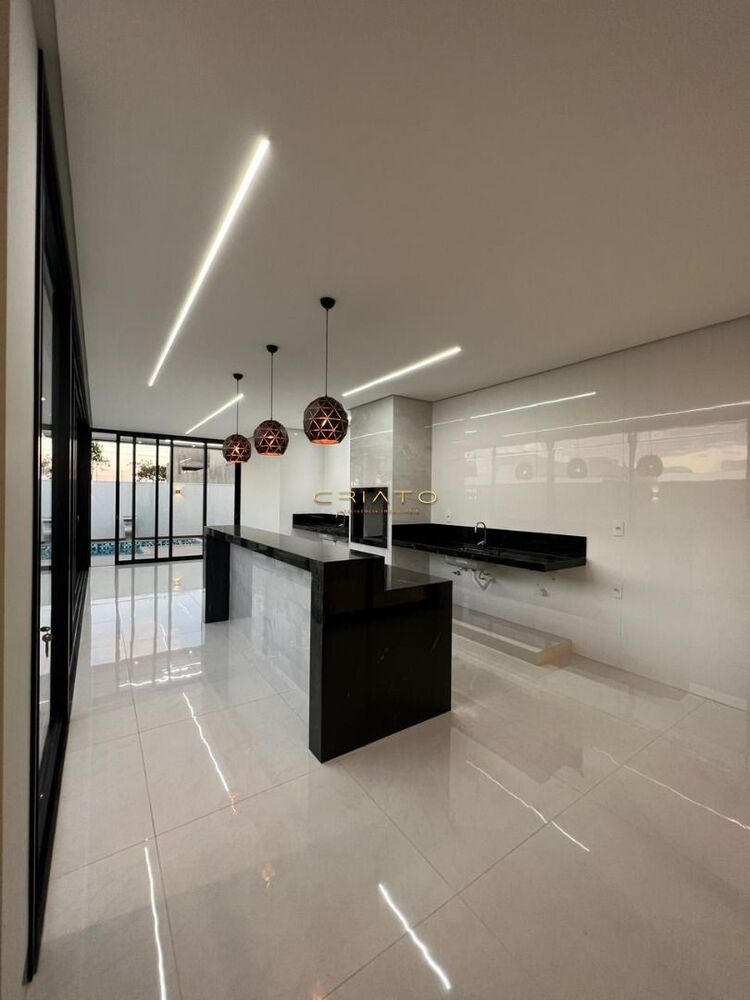 Casa à venda com 2 quartos, 207m² - Foto 8