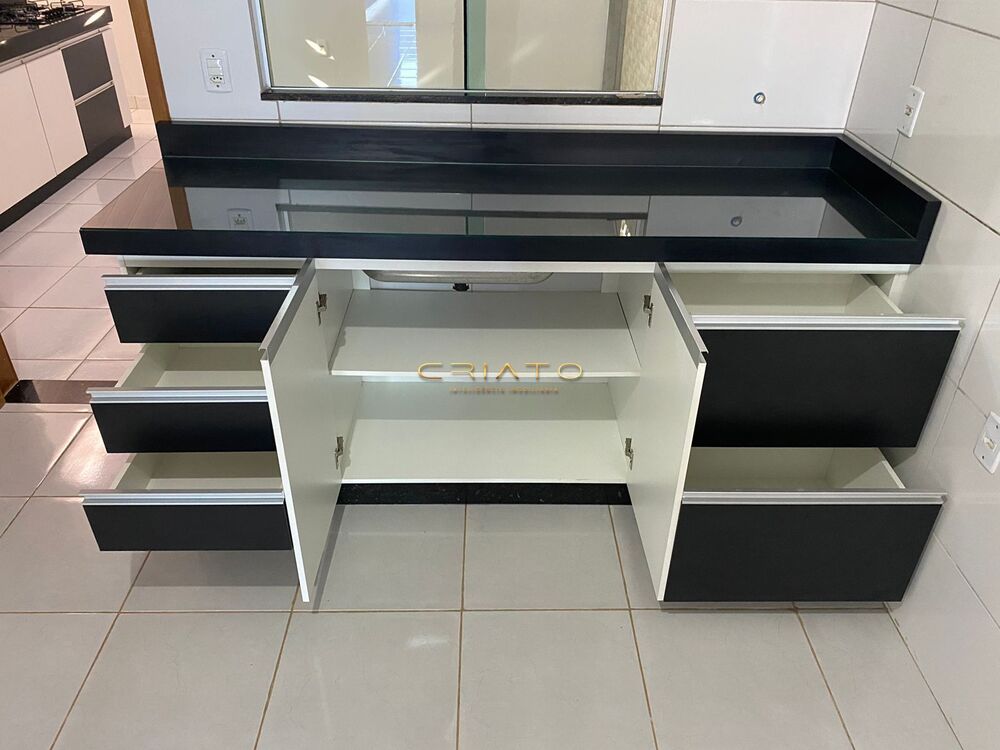Casa à venda com 3 quartos, 120m² - Foto 1