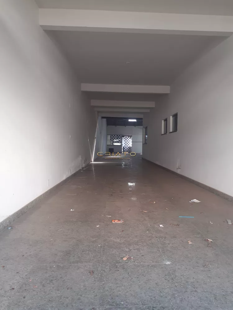 Sobrado à venda com 4 quartos, 455m² - Foto 1