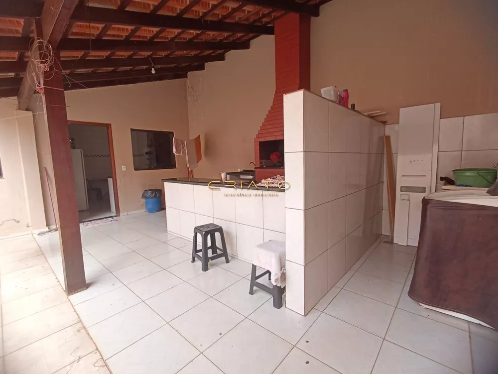 Casa à venda com 3 quartos, 120m² - Foto 2