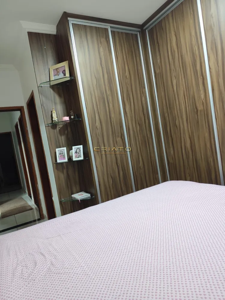 Casa, 3 quartos, 180 m² - Foto 1