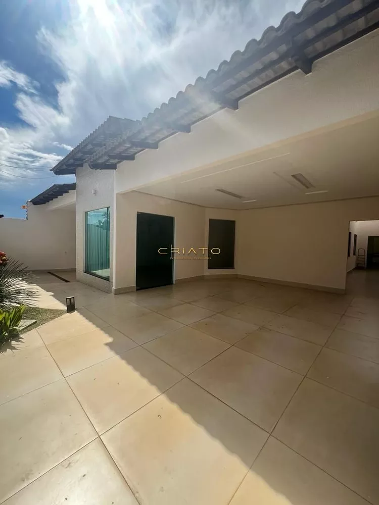 Casa à venda com 3 quartos, 260m² - Foto 1