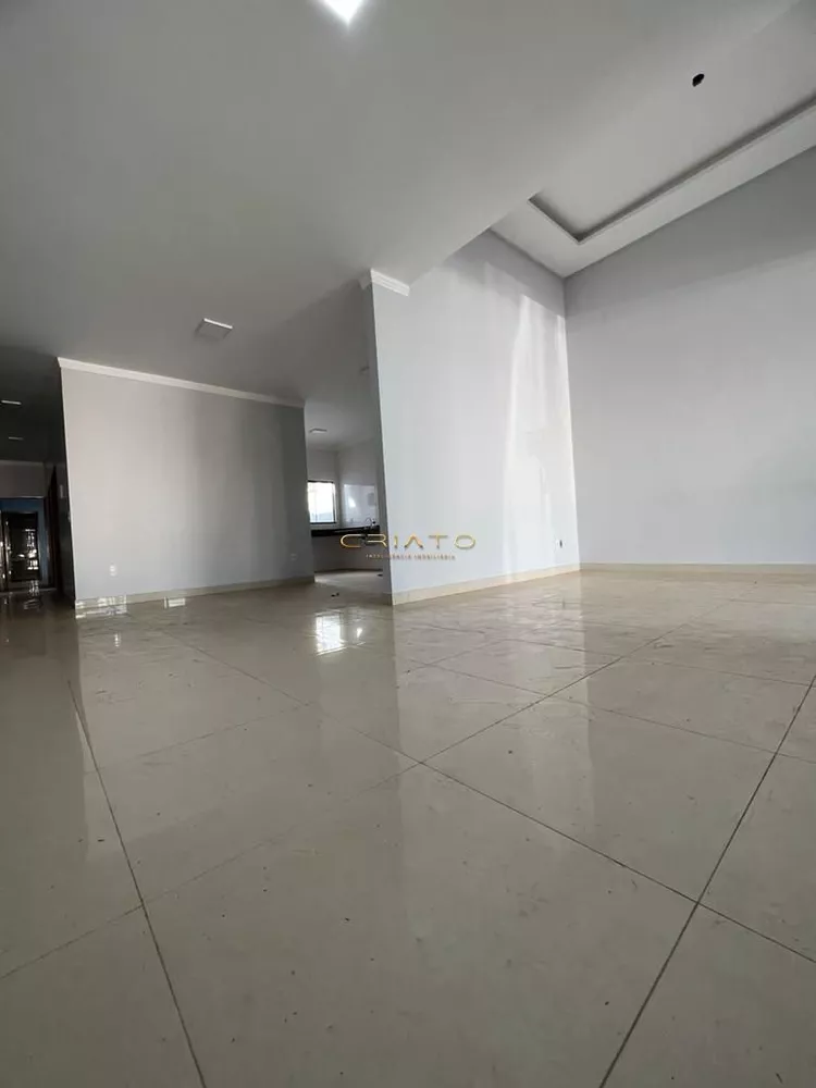 Casa à venda com 3 quartos, 174m² - Foto 2