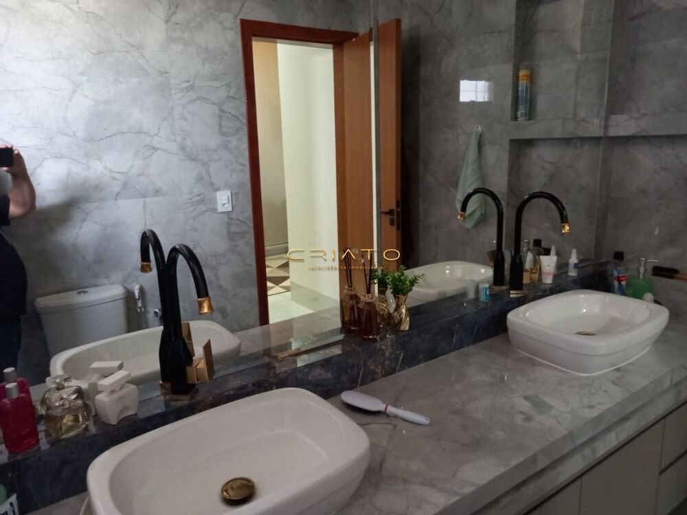 Casa à venda com 3 quartos, 270m² - Foto 4