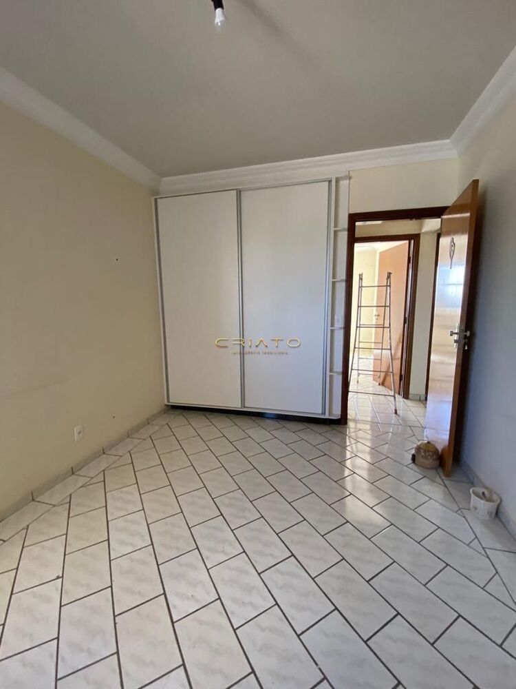 Apartamento, 3 quartos, 274 m² - Foto 1