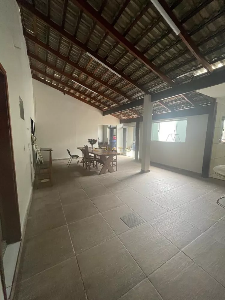 Casa à venda com 3 quartos, 267m² - Foto 7