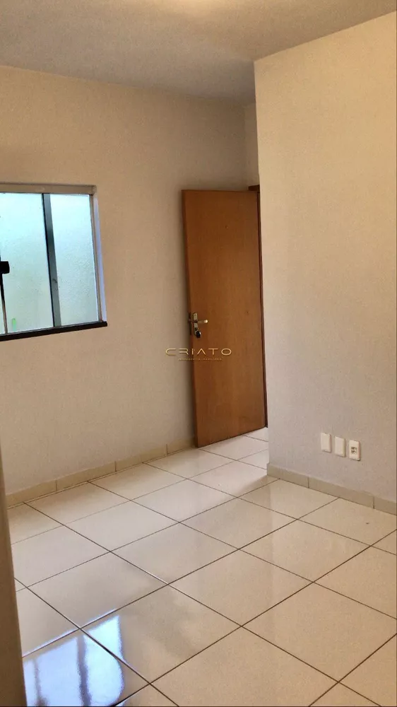 Casa à venda com 3 quartos, 121m² - Foto 2