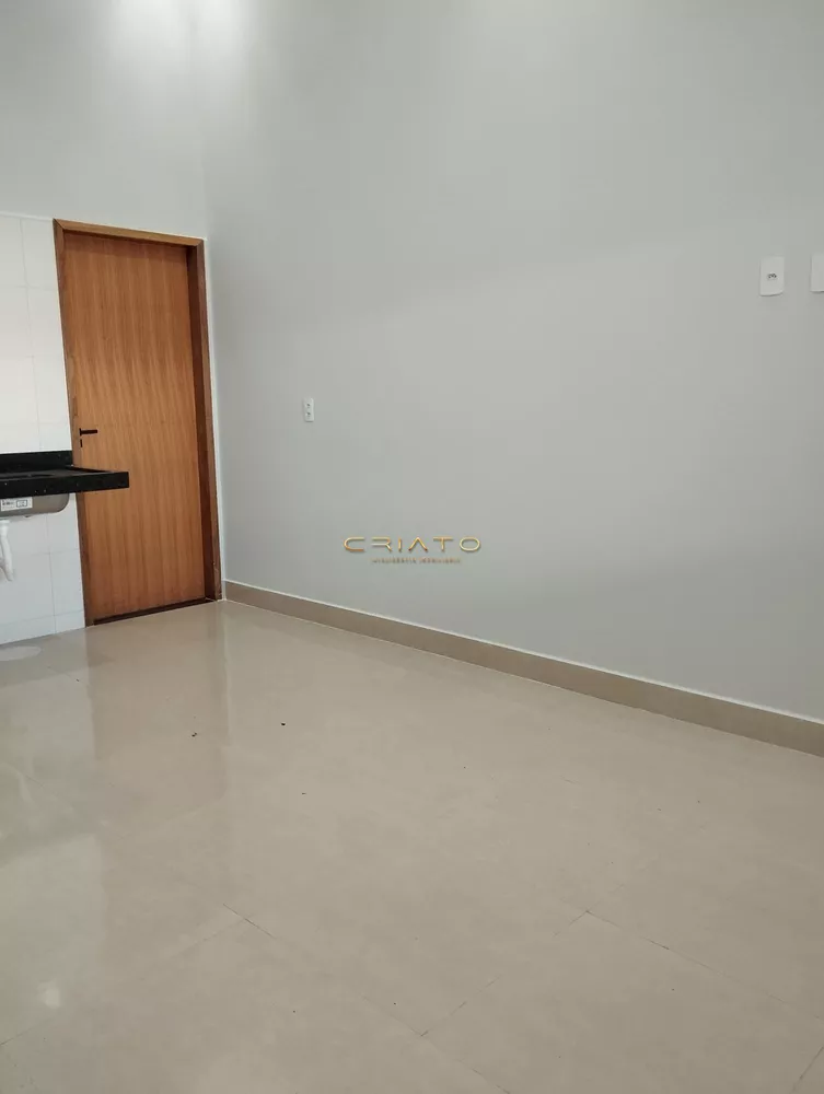 Casa à venda com 2 quartos, 70m² - Foto 3