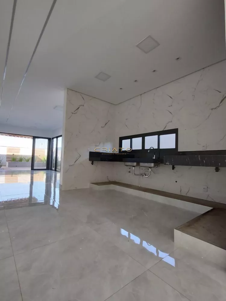 Casa, 3 quartos, 196 m² - Foto 1