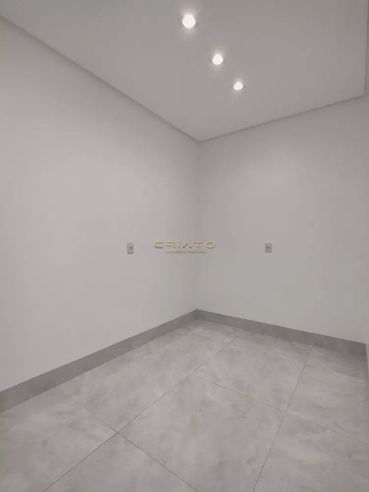 Casa, 3 quartos, 196 m² - Foto 2