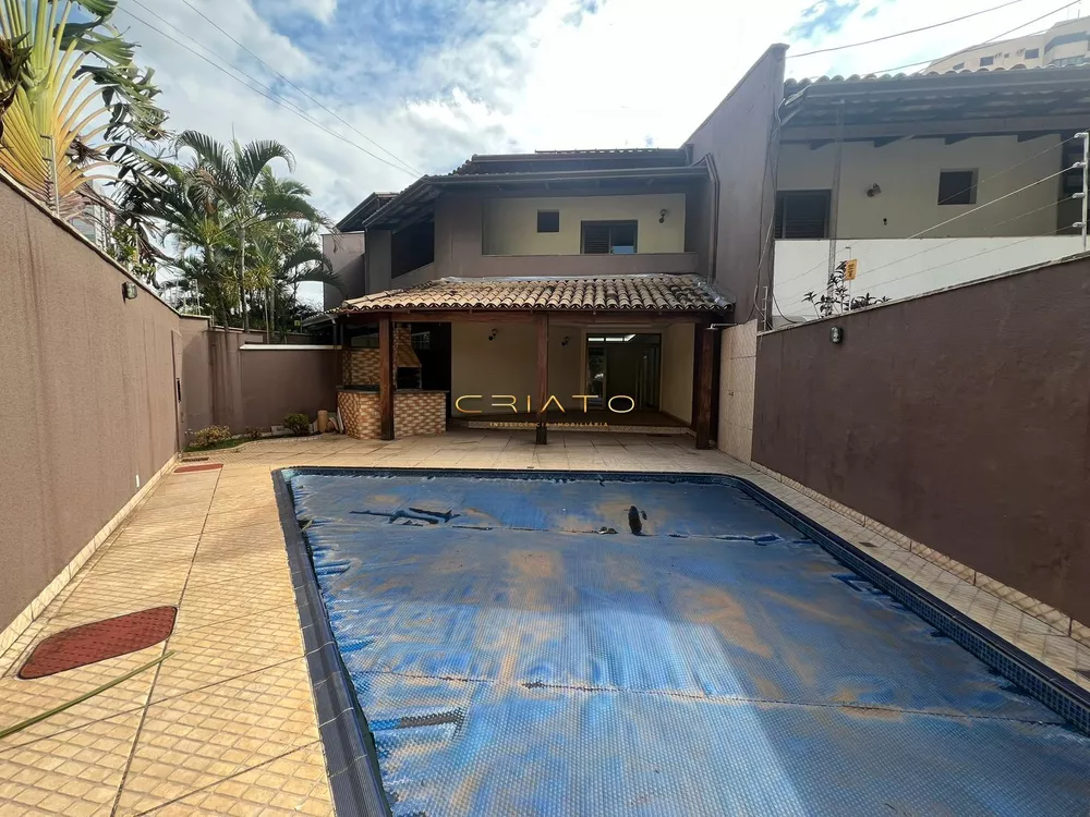 Sobrado, 4 quartos, 222 m² - Foto 1