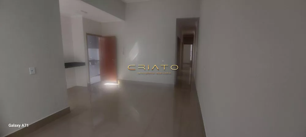 Casa à venda com 3 quartos, 104m² - Foto 4