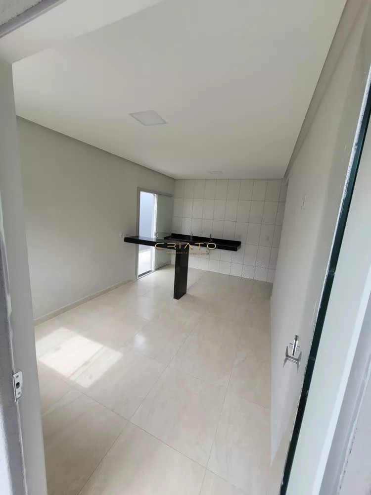 Casa à venda com 3 quartos, 112m² - Foto 2