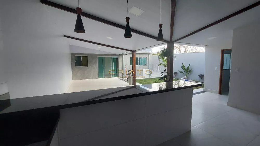 Casa à venda com 4 quartos, 230m² - Foto 3