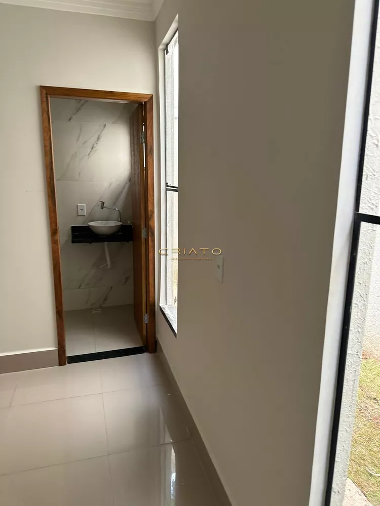 Casa à venda com 3 quartos, 103m² - Foto 1