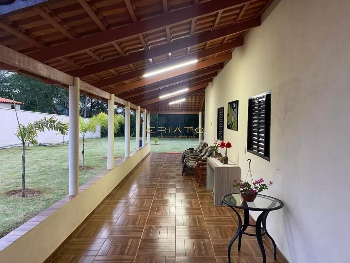 Casa à venda com 2 quartos, 70m² - Foto 2