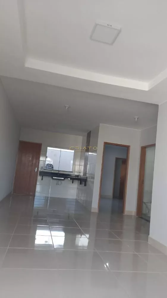 Casa à venda com 2 quartos, 70m² - Foto 1