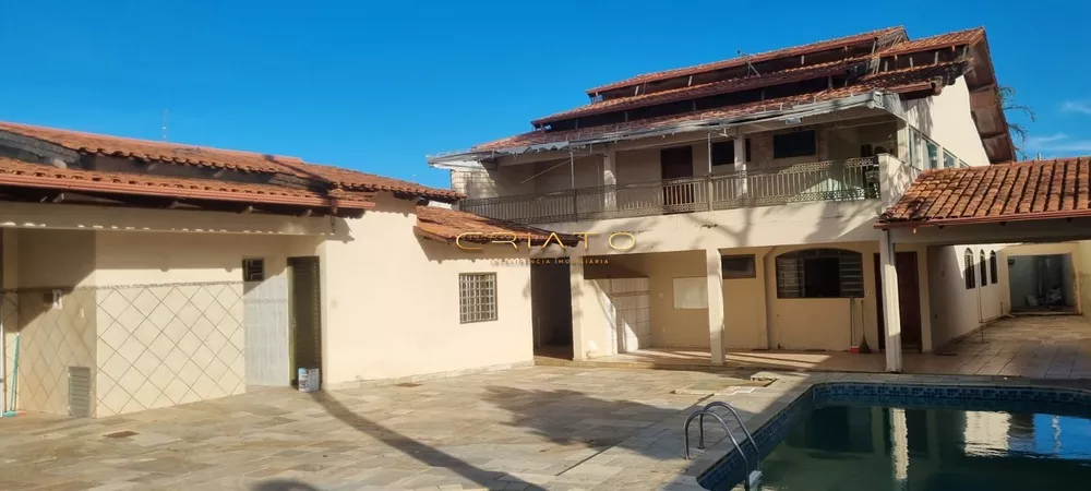 Sobrado à venda com 4 quartos, 480m² - Foto 2