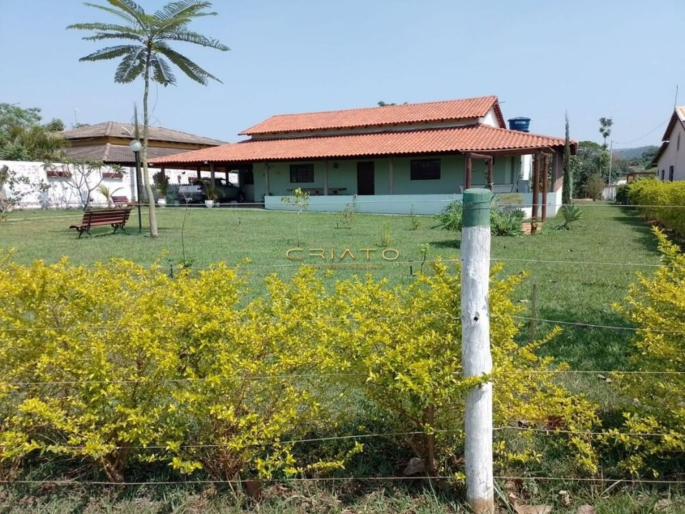 Fazenda à venda com 4 quartos, 45000000m² - Foto 1