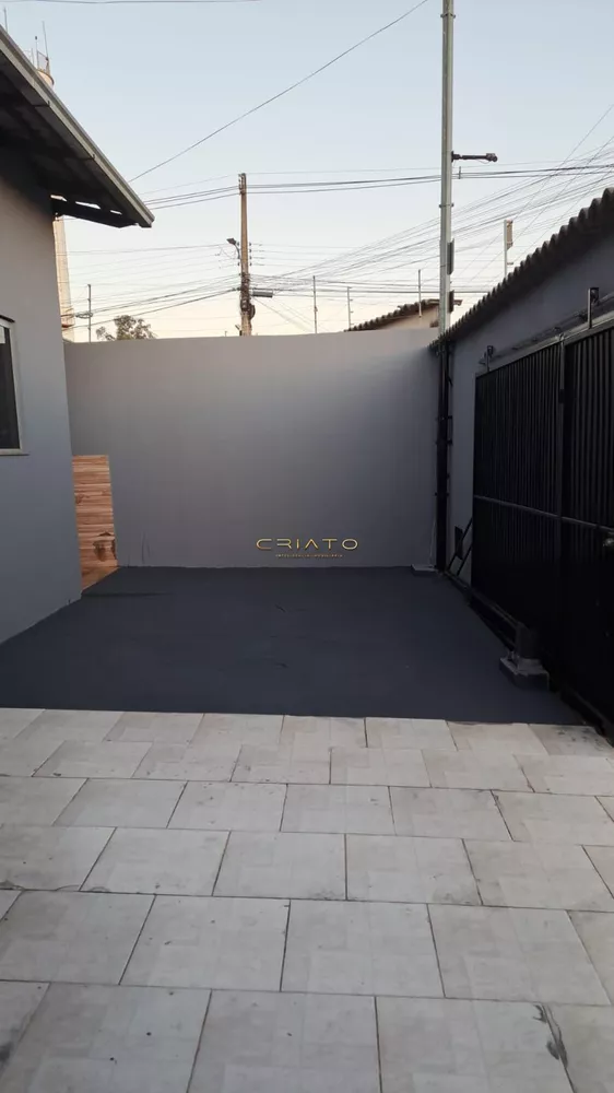 Casa à venda com 3 quartos, 120m² - Foto 2