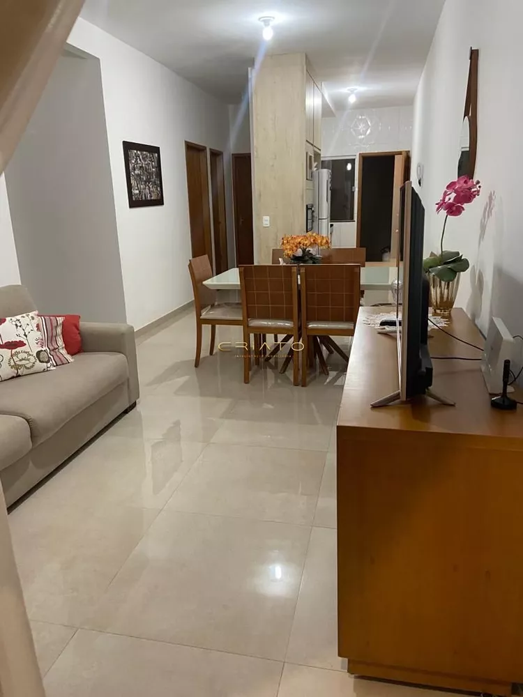 Casa à venda com 3 quartos, 80m² - Foto 1