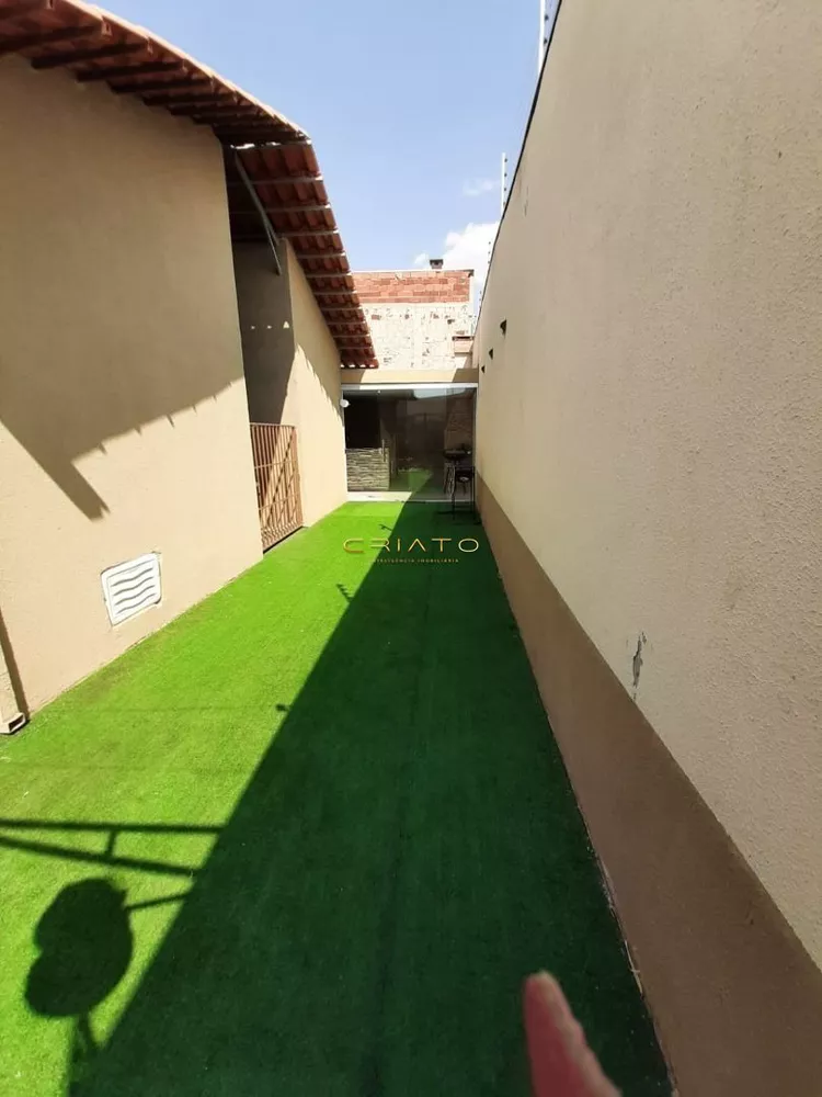 Casa à venda com 3 quartos, 225m² - Foto 3