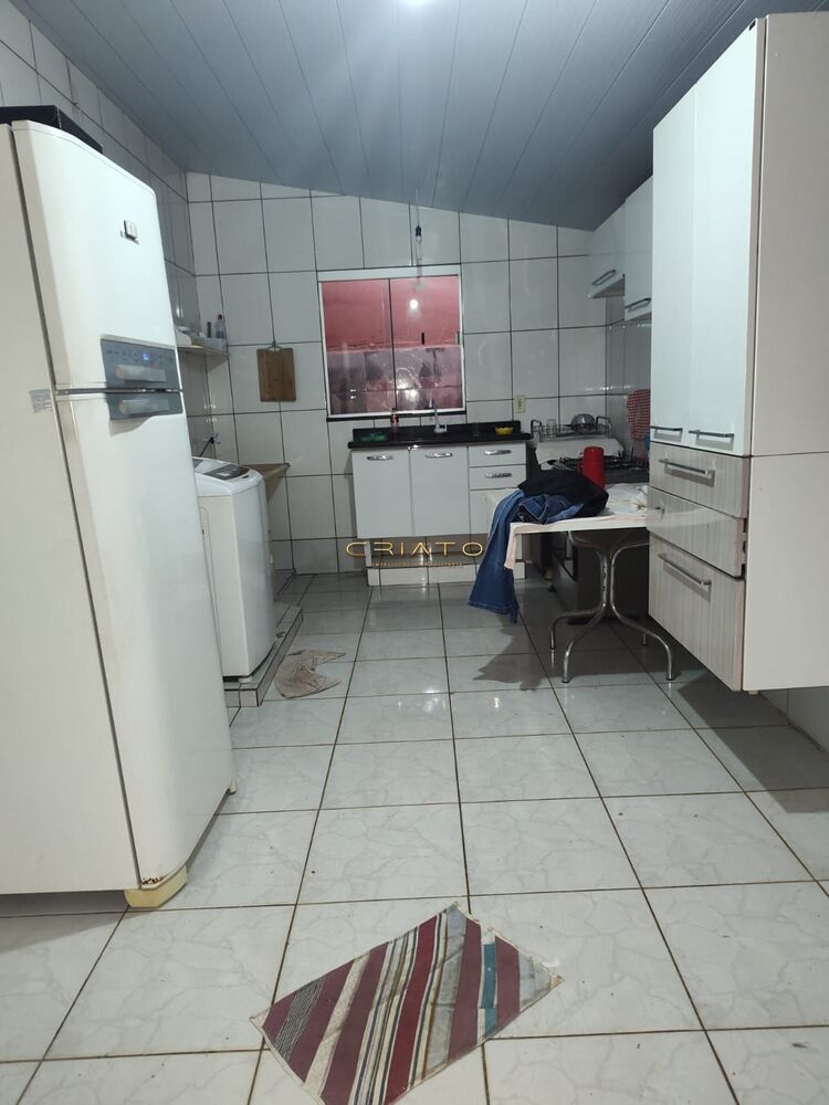 Casa à venda com 3 quartos, 130m² - Foto 2