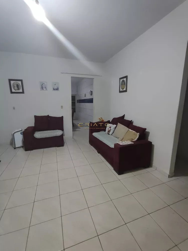 Casa à venda com 3 quartos, 146m² - Foto 1