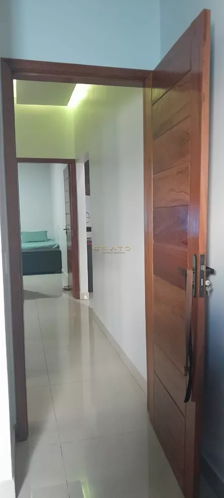 Casa à venda com 3 quartos, 200m² - Foto 2